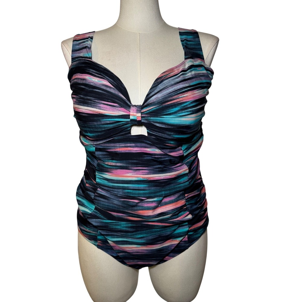 Torrid Womens Multicolor Abstract Stripe Ruched One Piece Swimsuit Size 3 3X